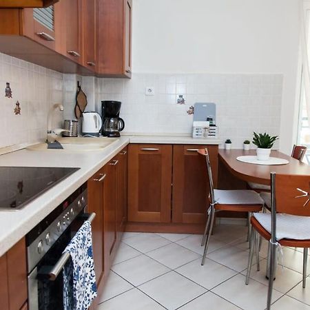 Lovely Apt In Peristeri Atena Exterior foto
