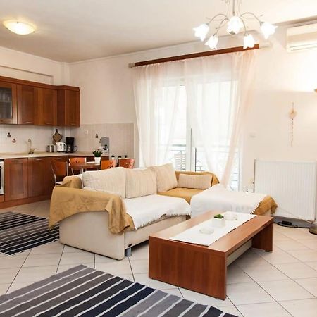 Lovely Apt In Peristeri Atena Exterior foto