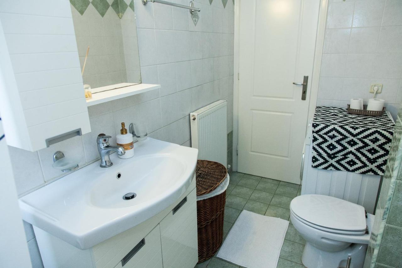 Lovely Apt In Peristeri Atena Exterior foto