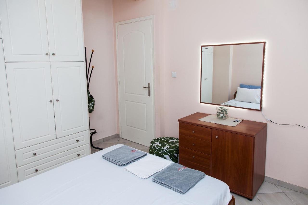 Lovely Apt In Peristeri Atena Exterior foto