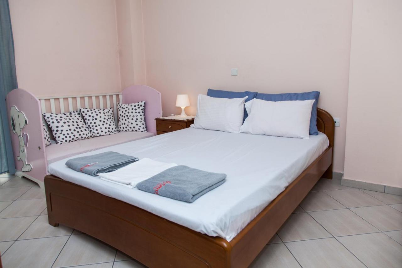 Lovely Apt In Peristeri Atena Exterior foto
