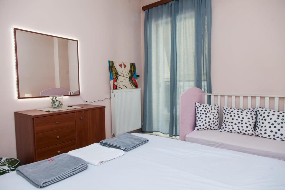 Lovely Apt In Peristeri Atena Exterior foto
