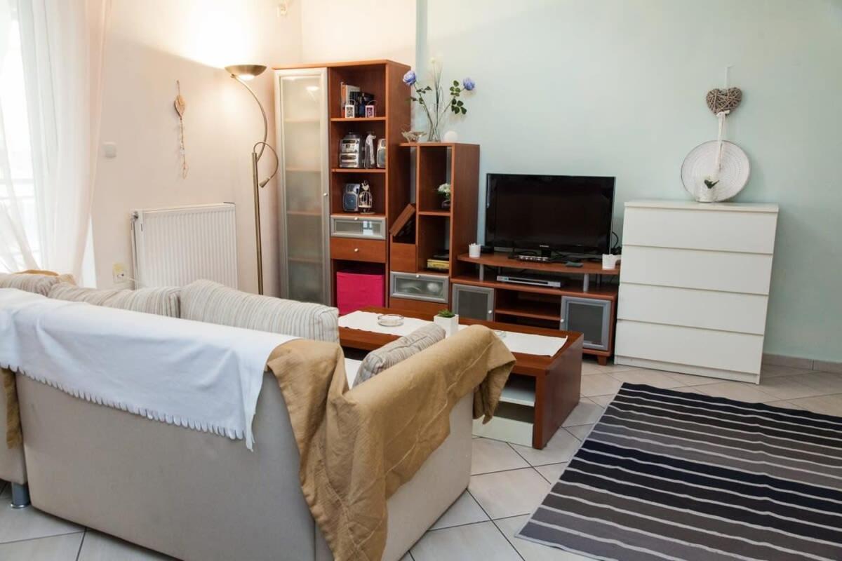 Lovely Apt In Peristeri Atena Exterior foto