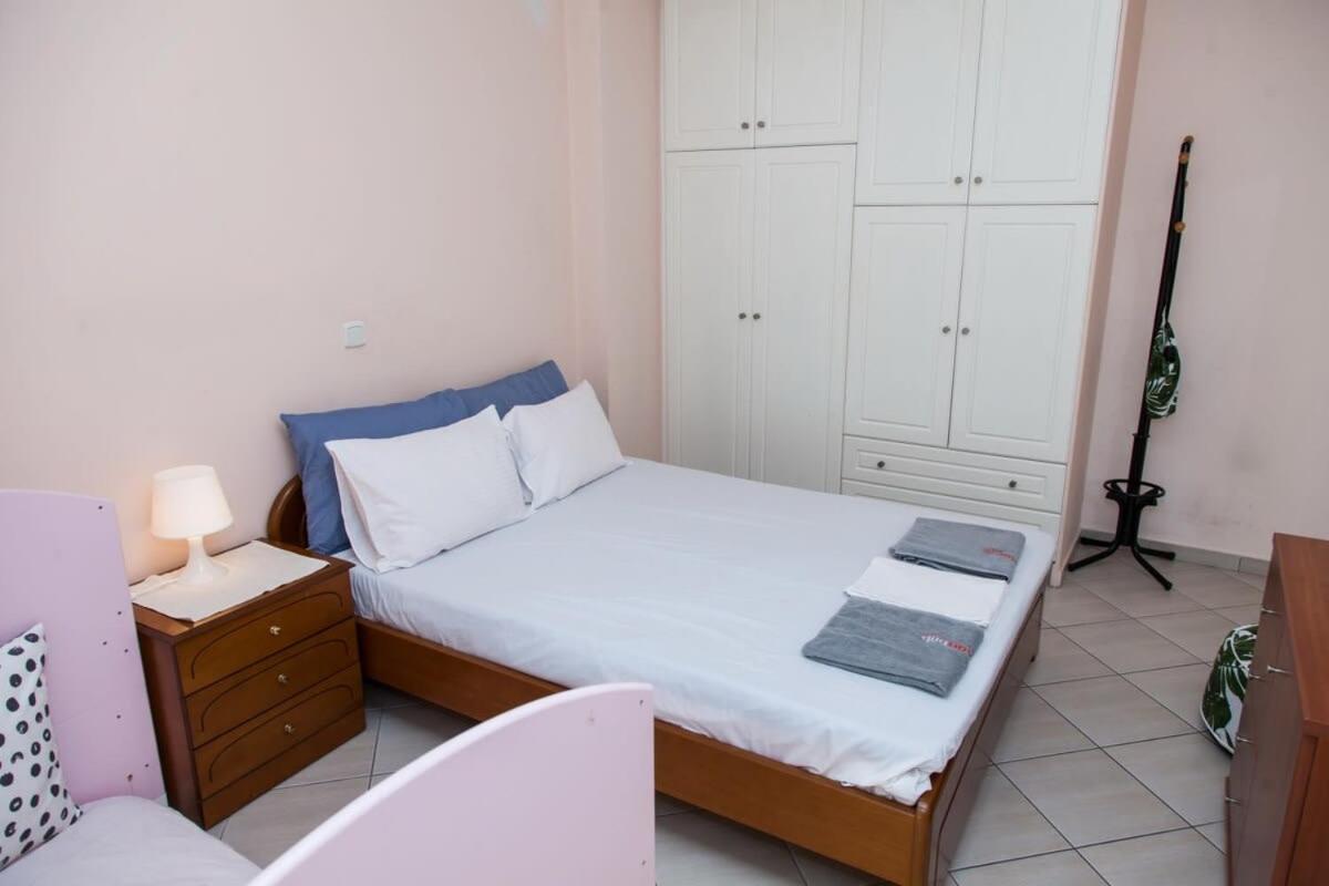 Lovely Apt In Peristeri Atena Exterior foto