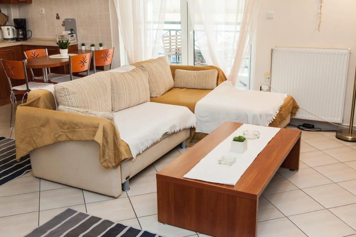 Lovely Apt In Peristeri Atena Exterior foto