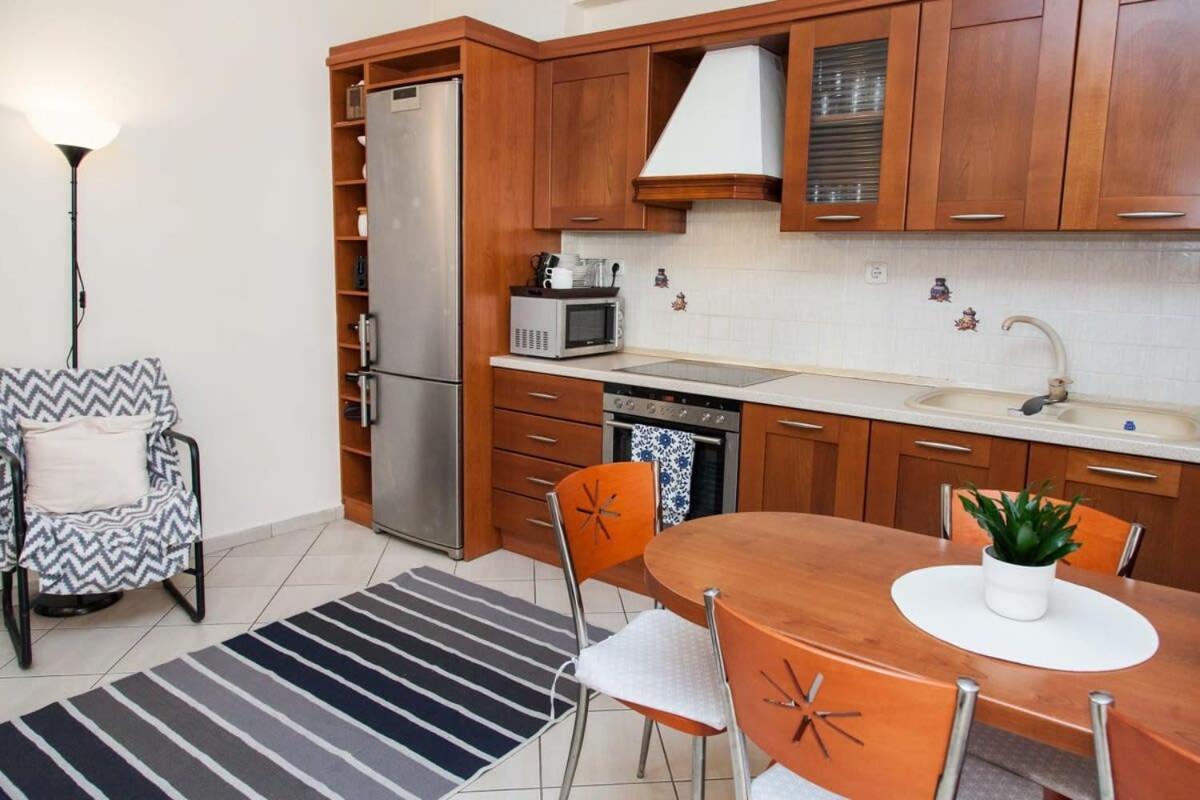 Lovely Apt In Peristeri Atena Exterior foto