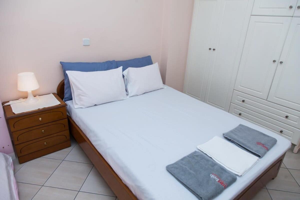Lovely Apt In Peristeri Atena Exterior foto